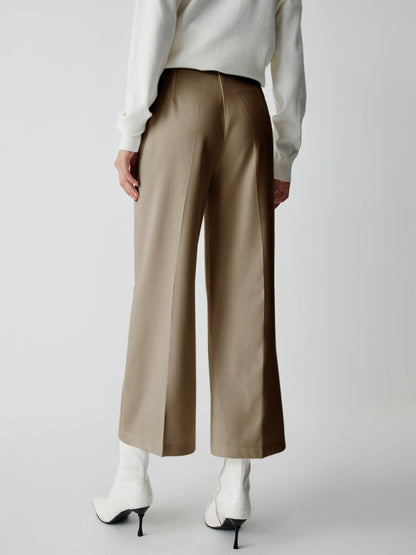 Polished Pants with an Effortless Classic Look