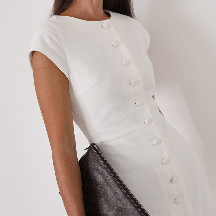 Effortlessly Elegant Dress with a Timeless Design