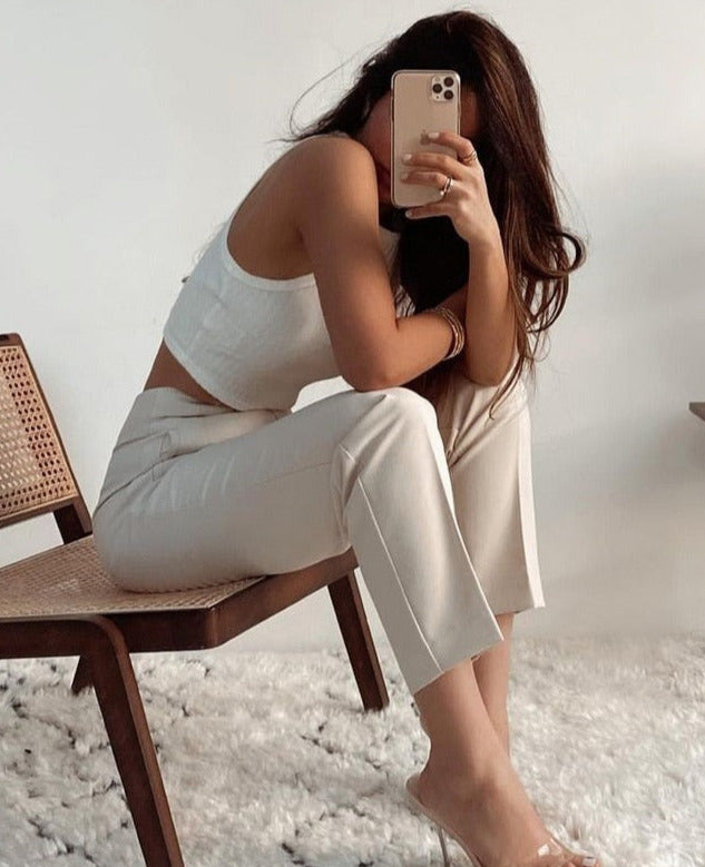 Classic Vintage Pants with a Flattering Fit