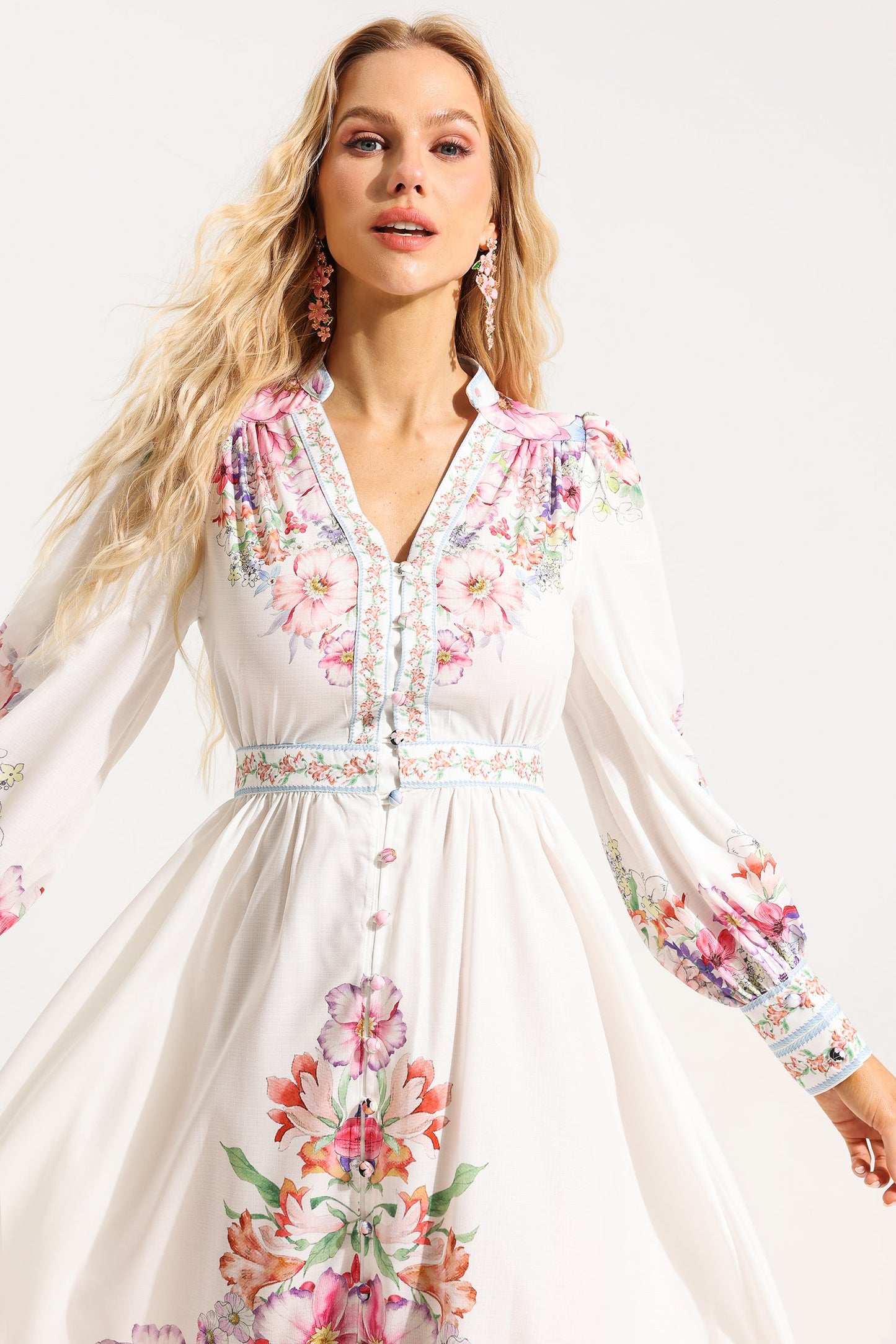 Gracefully Styled Dress for Any Occasion