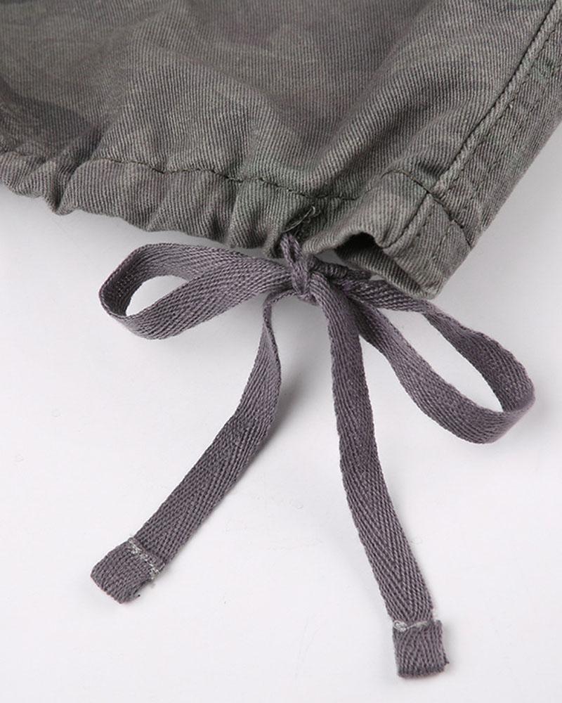 Effortlessly Elegant Pants with a Timeless Design