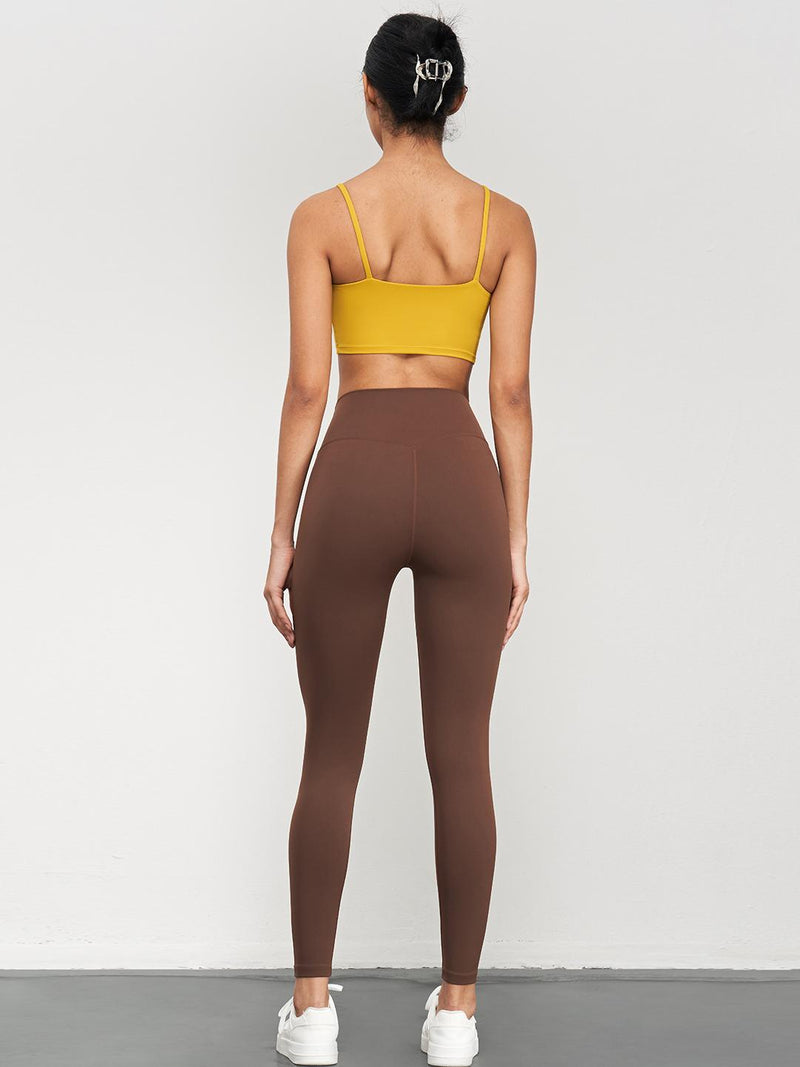 Well Tailored Pants with a Graceful Silhouette