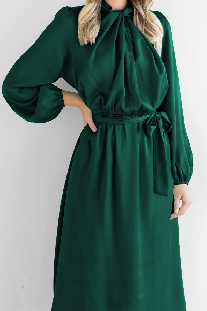 Well Tailored Dress with a Graceful Silhouette
