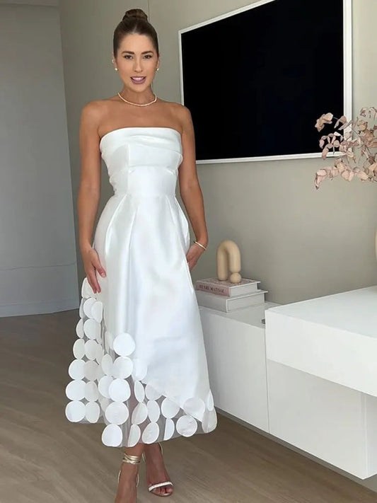 Effortlessly Elegant Dress with a Timeless Design