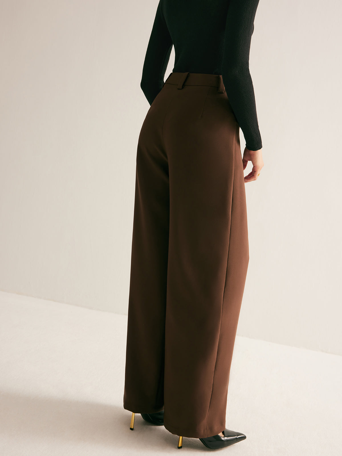 Classic Vintage Pants with a Flattering Fit