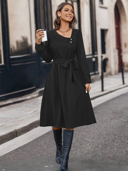 Well Tailored Dress with a Graceful Silhouette