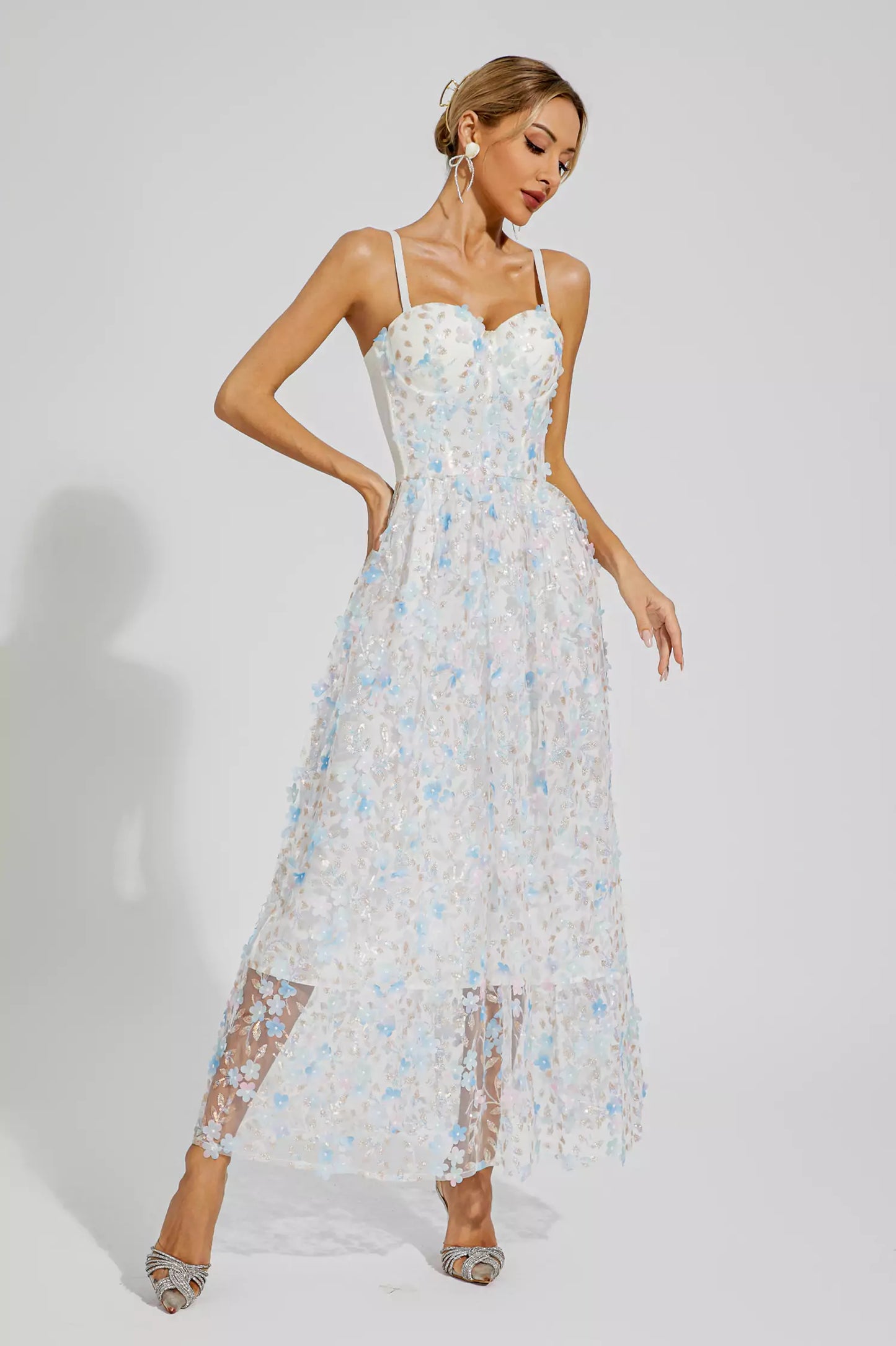 Beautifully Crafted Dress in a Classic Style