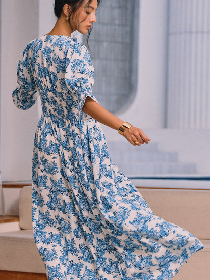 Classic Vintage Dress with a Flattering Fit
