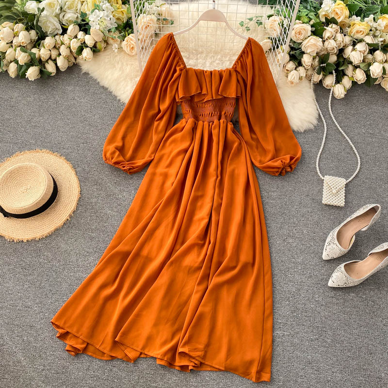 Beautifully Finished Dress in a Timeless Design