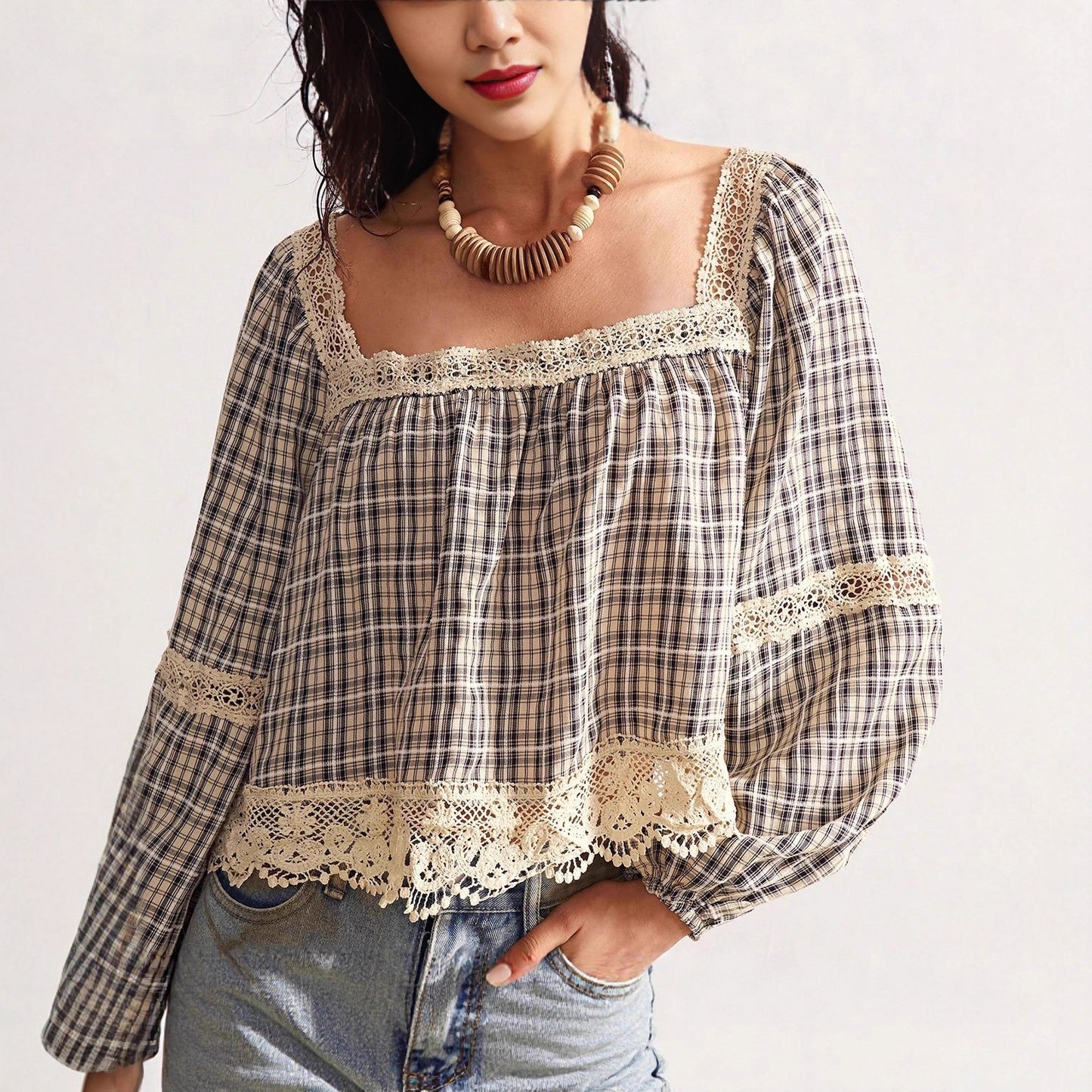 Well Tailored Blouse with a Graceful Silhouette
