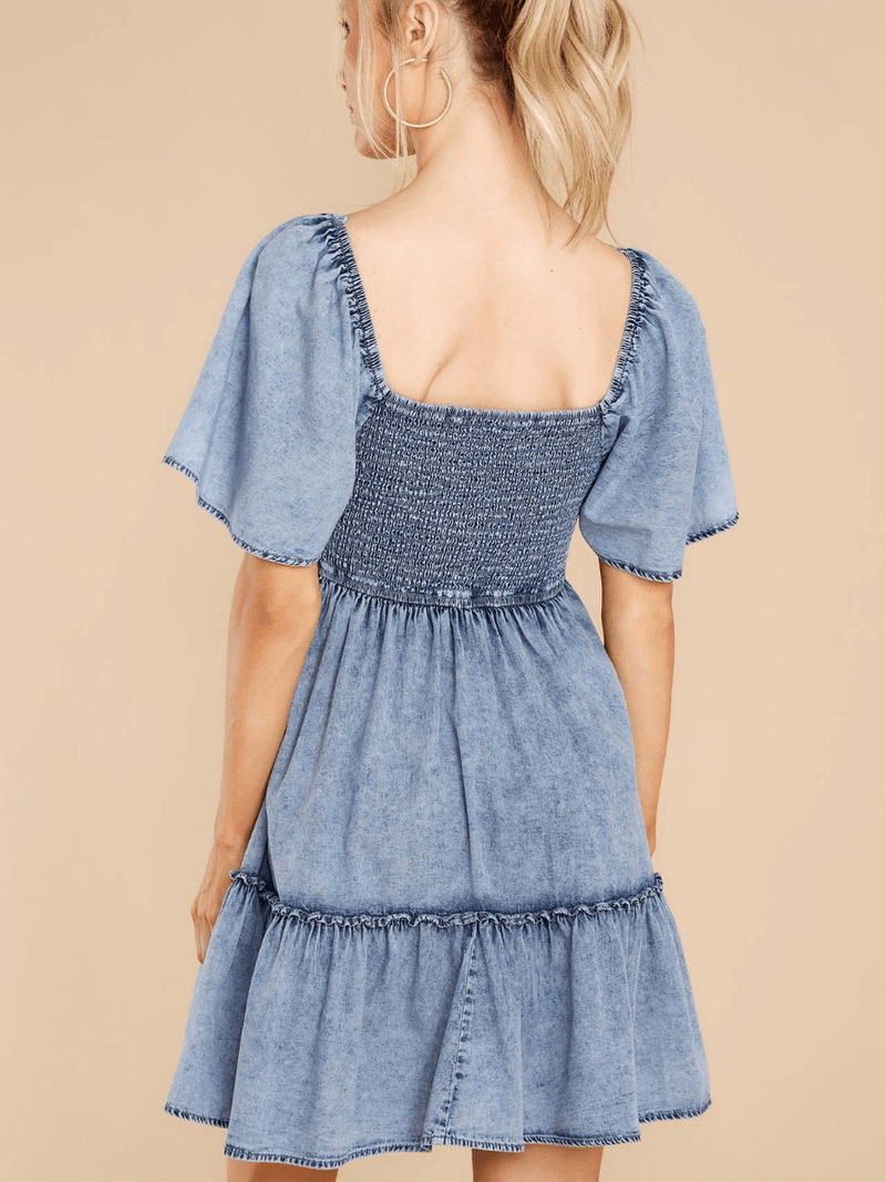Sophisticated Dress with a Clean Classic Look