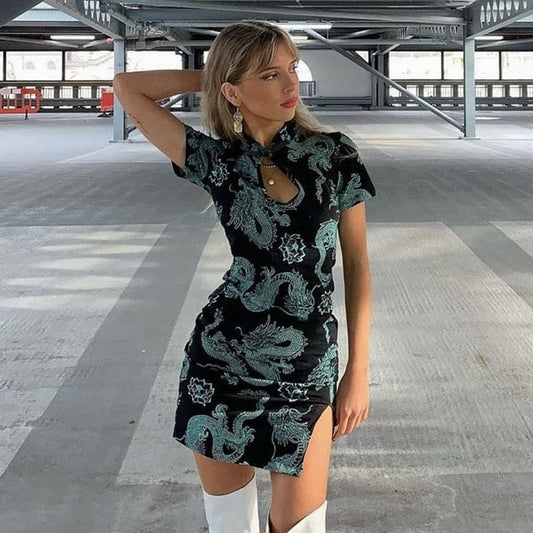 Gracefully Styled Dress for Any Occasion