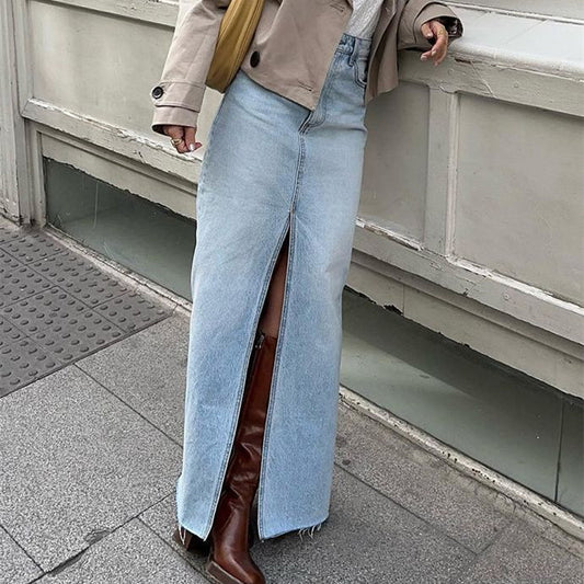 Well Tailored Garment with a Graceful Silhouette