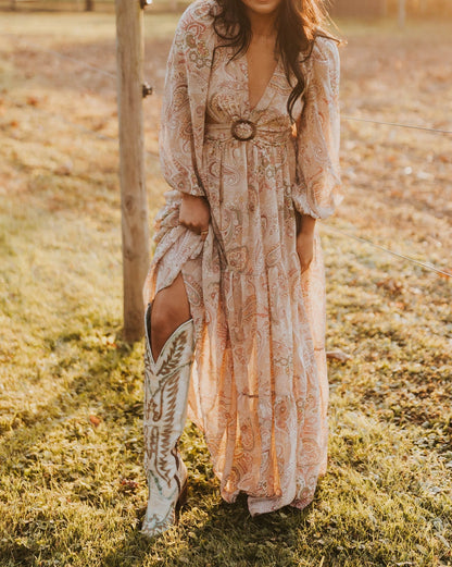 Beautifully Finished Dress in a Timeless Design