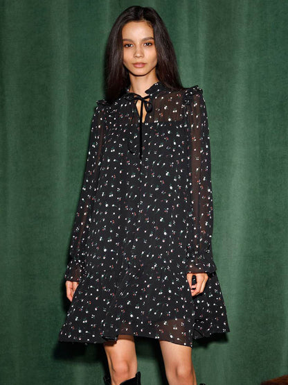 Well Tailored Dress with a Graceful Silhouette