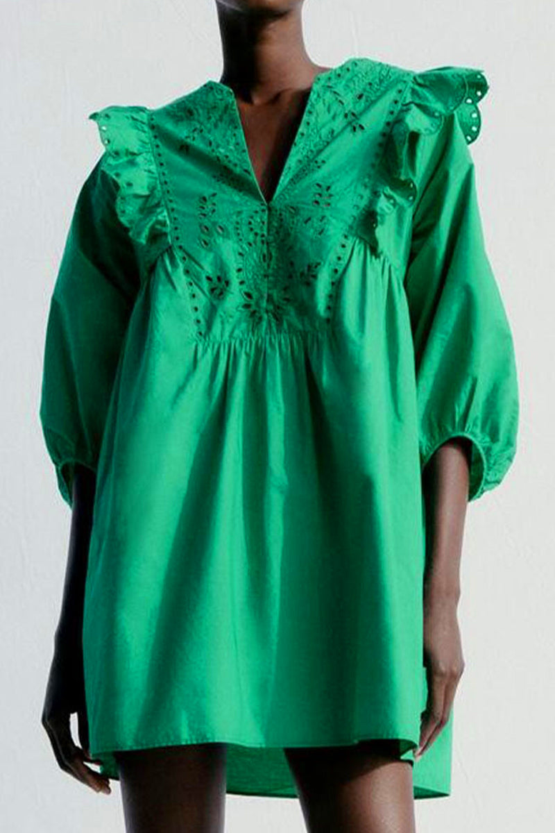 Classic Vintage Dress with a Flattering Fit