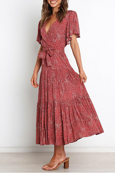 Well Tailored Dress with a Graceful Silhouette