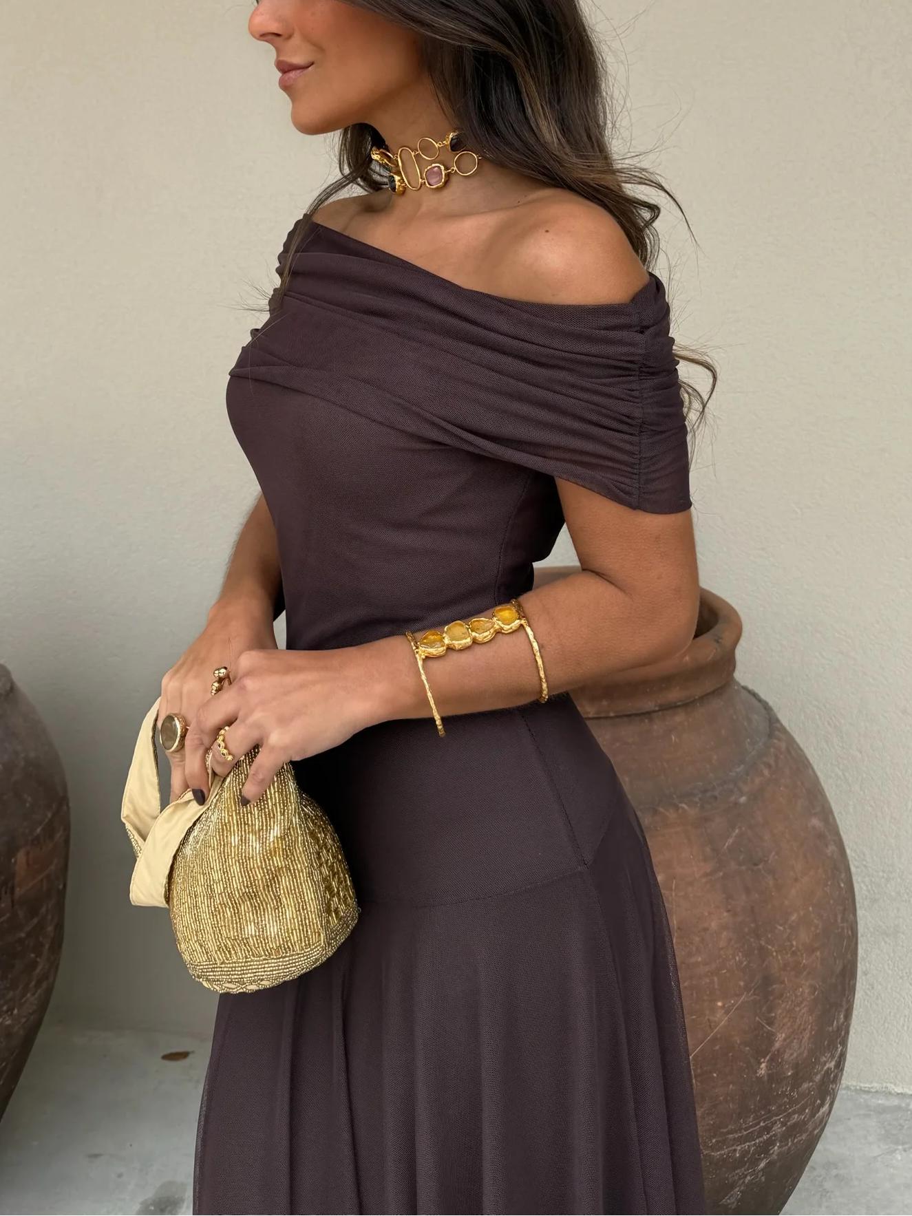 Sophisticated Dress with a Clean Classic Look
