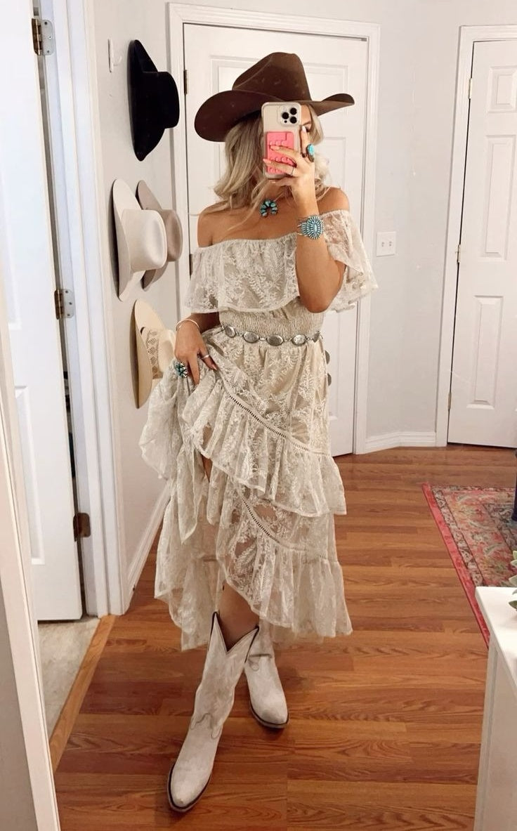 Beautifully Crafted Dress in a Classic Style