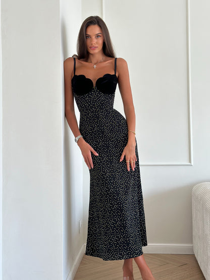 Classic Vintage Dress with a Flattering Fit