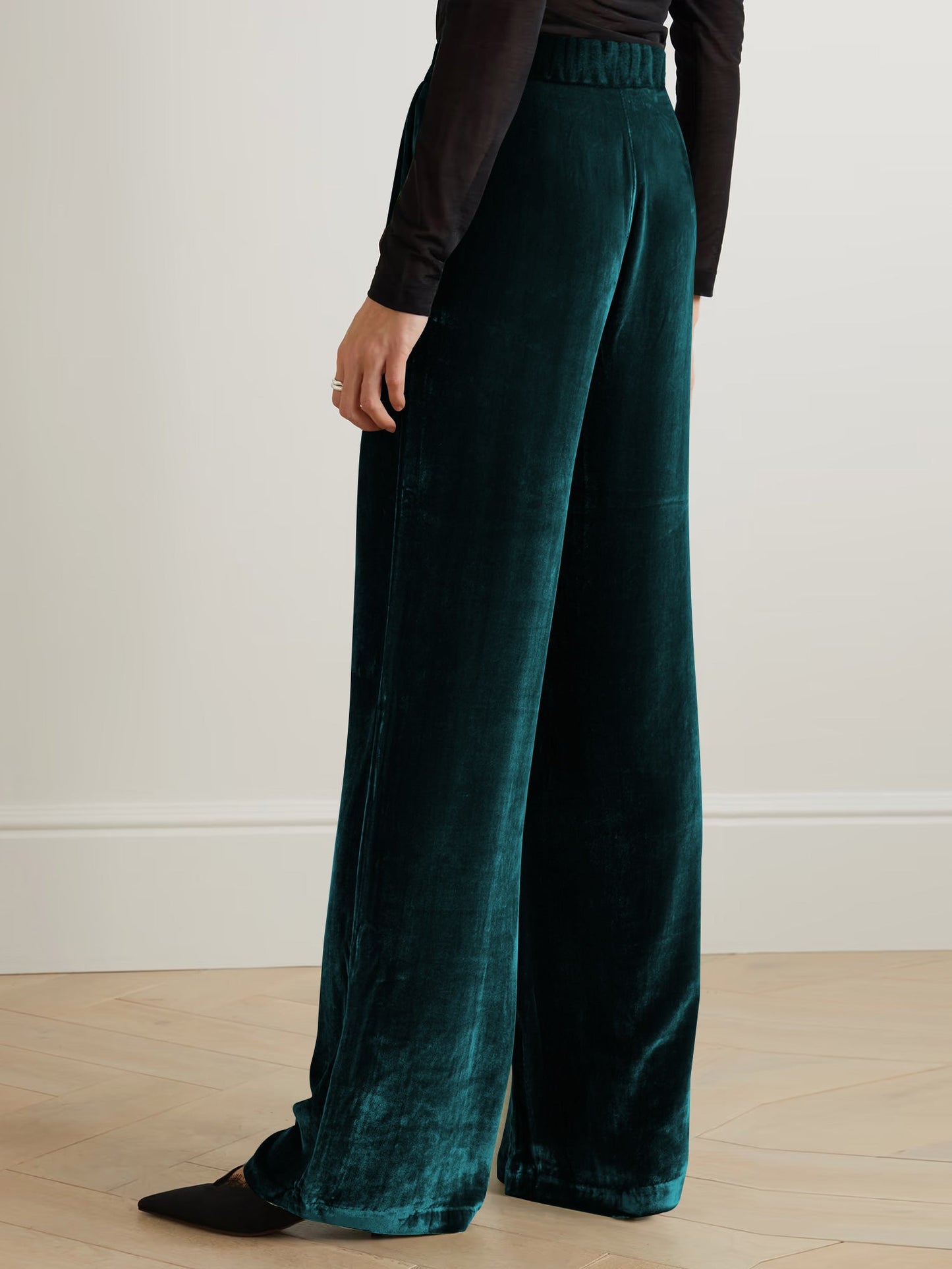 Polished Pants with an Effortless Classic Look