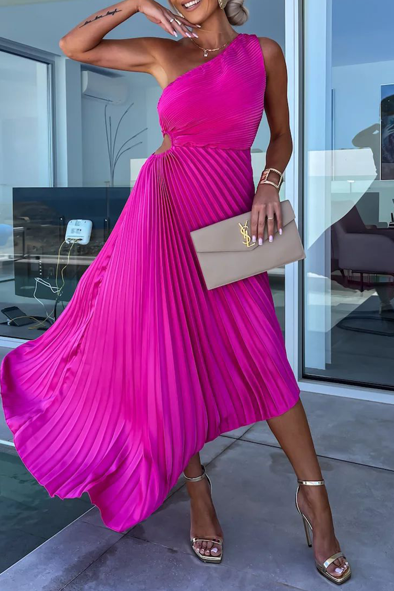 Well Tailored Dress with a Graceful Silhouette