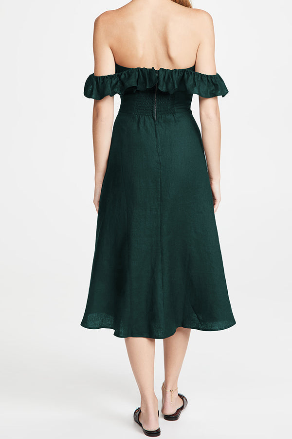 Well Tailored Dress with a Graceful Silhouette