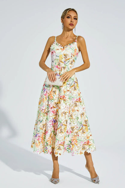 Beautifully Finished Dress in a Timeless Design