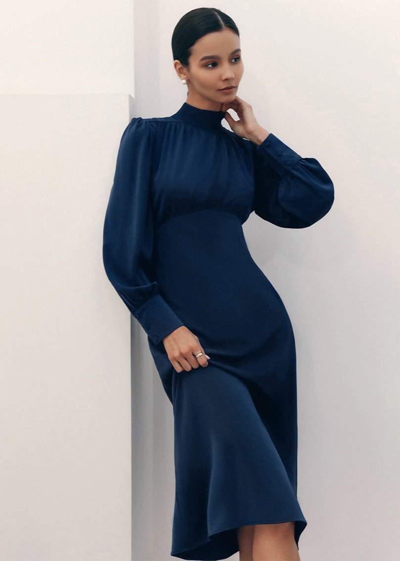 Beautifully Finished Dress in a Timeless Design
