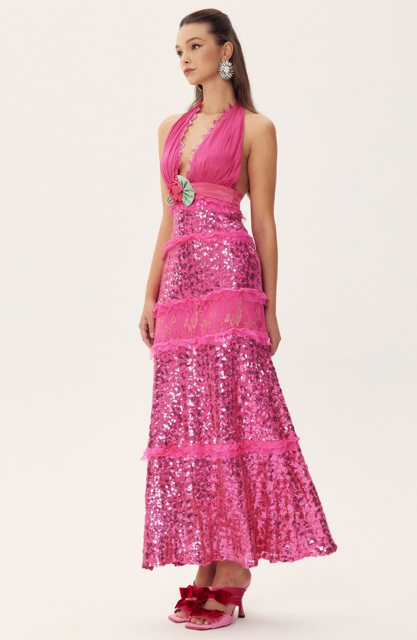 Well Tailored Dress with a Graceful Silhouette