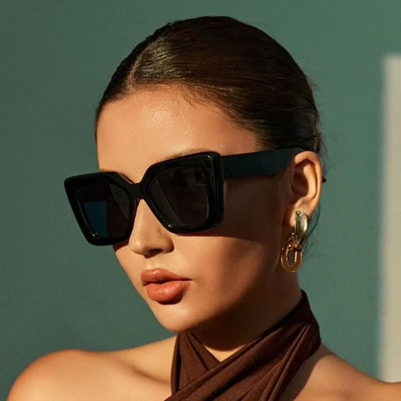 Sophisticated Garment with a Clean Classic Look