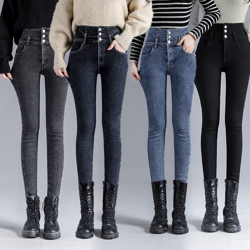 Well Tailored Pants with a Graceful Silhouette