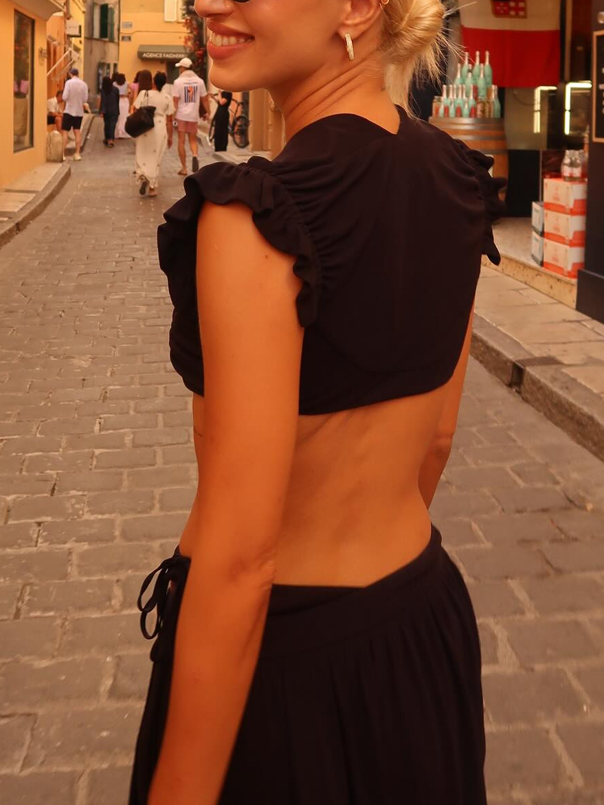 A Vintage Style Top with Delicate Timeless Details