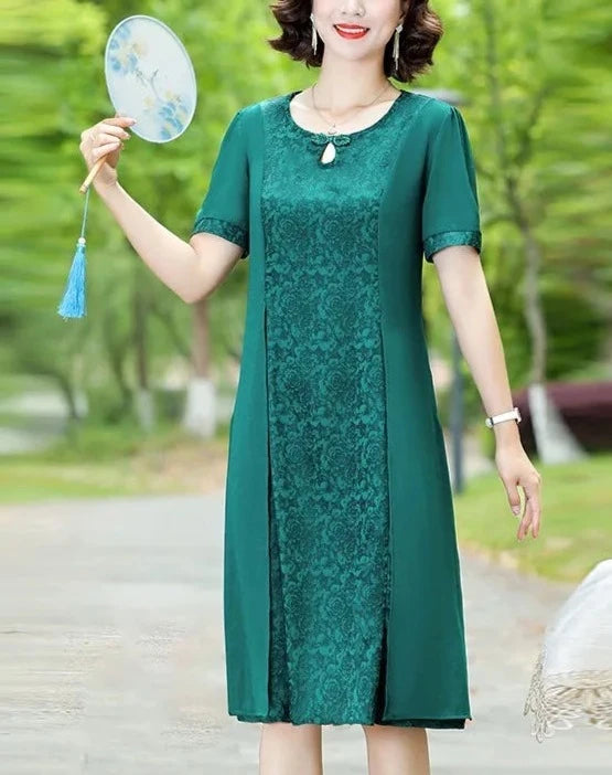 Effortlessly Elegant Dress with a Timeless Design