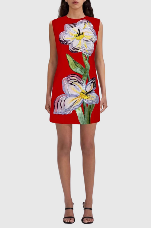 Well Tailored Dress with a Graceful Silhouette