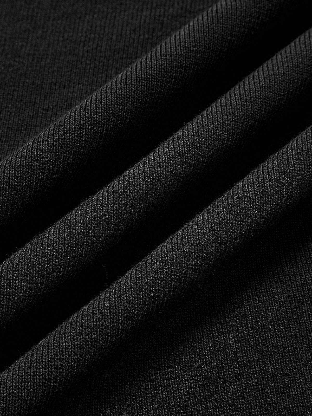 Well Tailored Sweater with a Graceful Silhouette