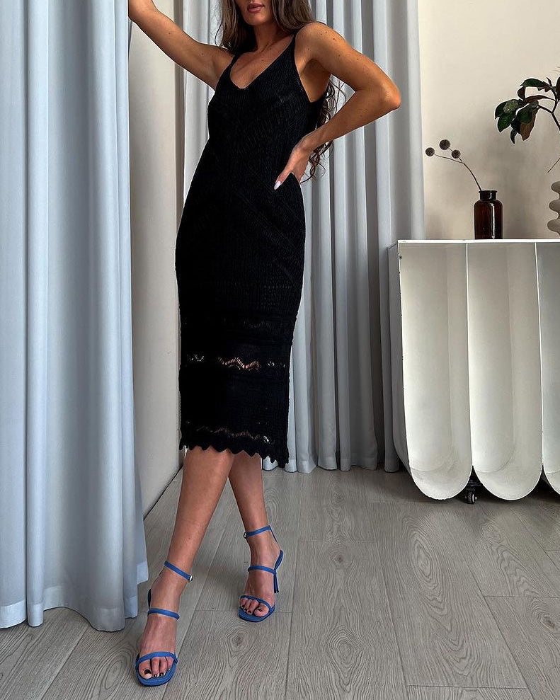 Beautifully Finished Dress in a Timeless Design
