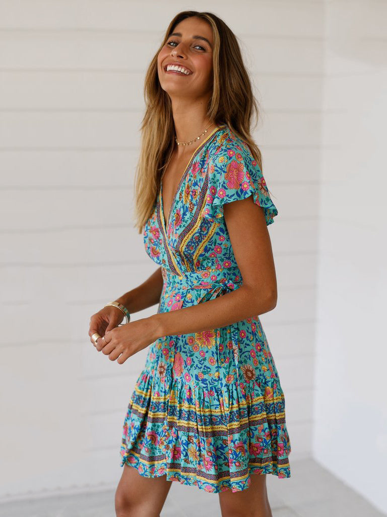 Beautifully Finished Dress in a Timeless Design