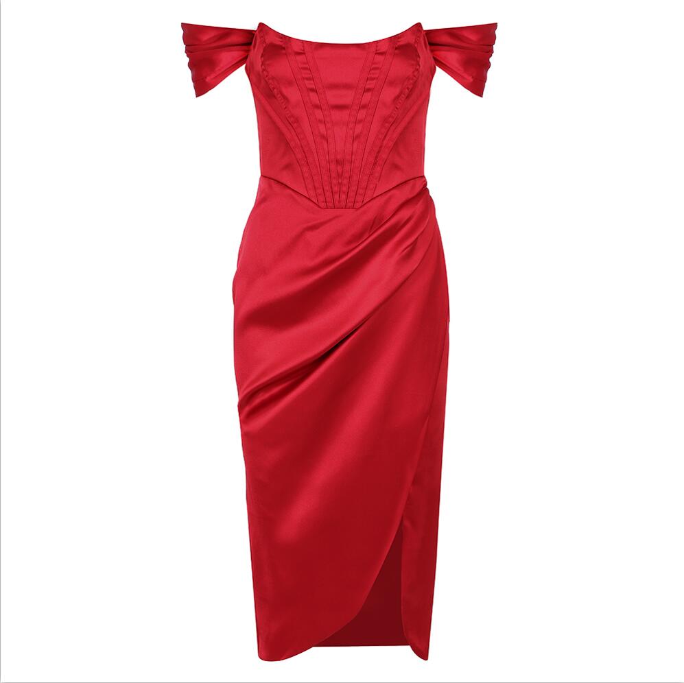 Beautifully Finished Dress in a Timeless Design