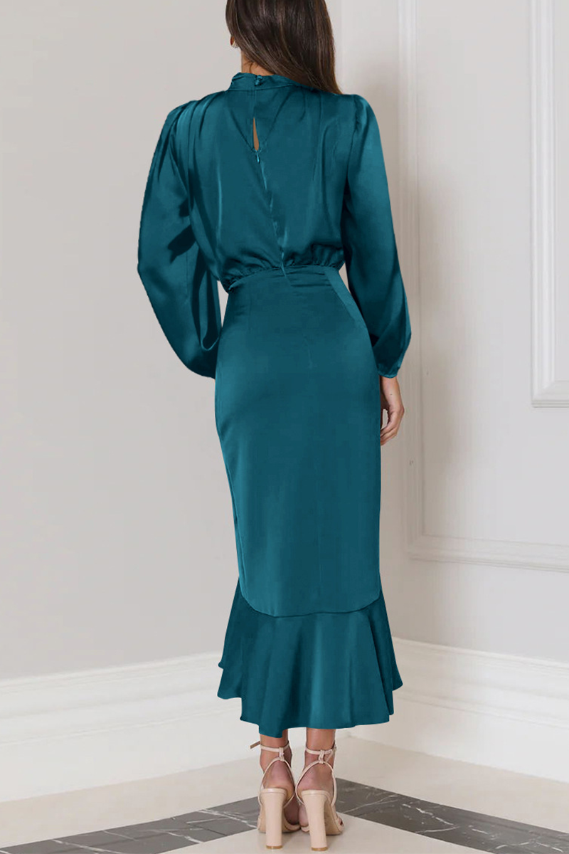 Beautifully Finished Dress in a Timeless Design