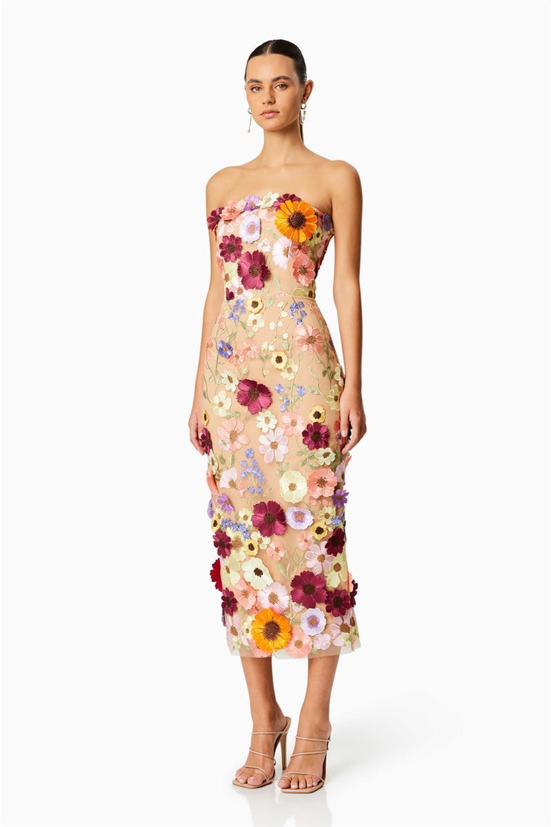 Well Tailored Dress with a Graceful Silhouette