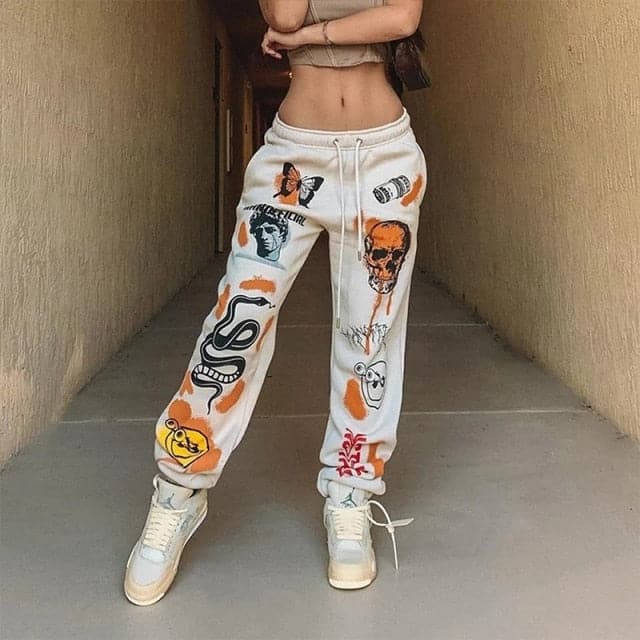 Elegantly Styled Trousers for Everyday Wear