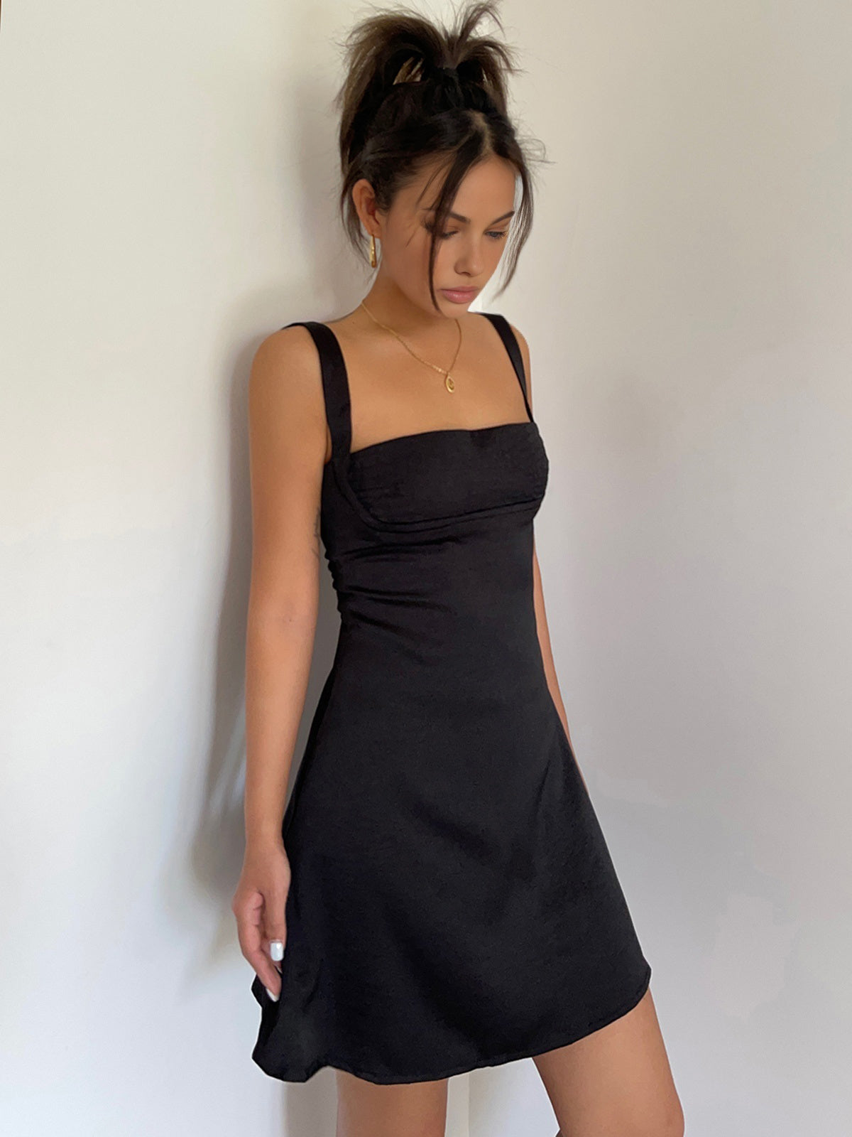 Gracefully Styled Dress for Any Occasion