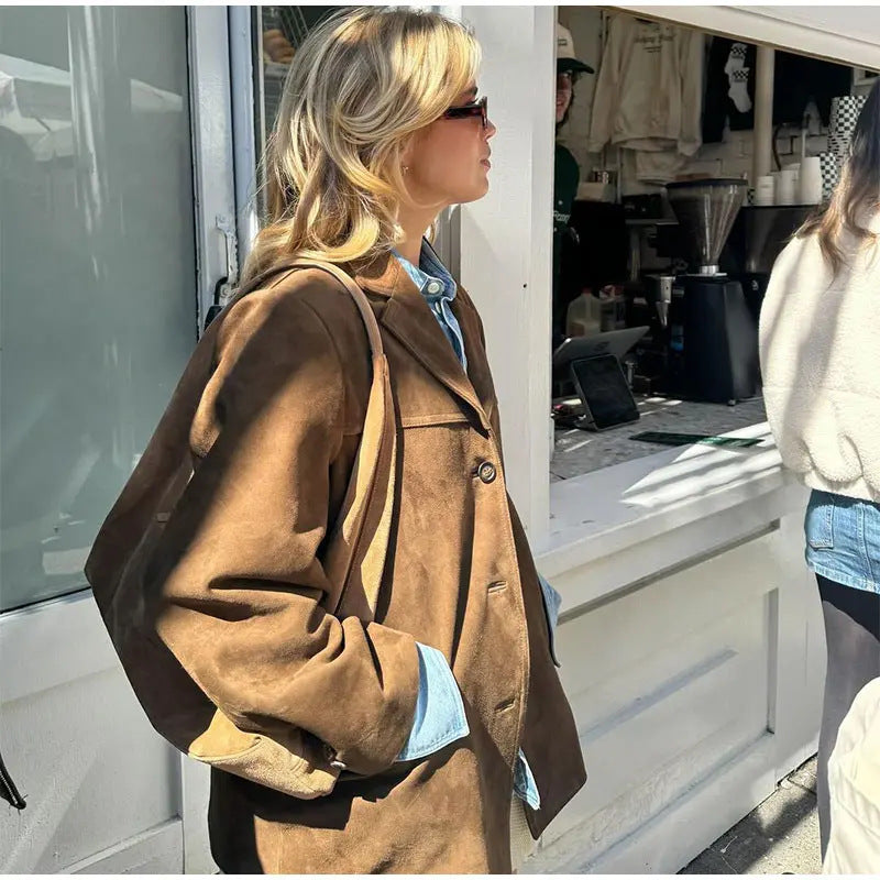 Well Tailored Jacket with a Graceful Silhouette