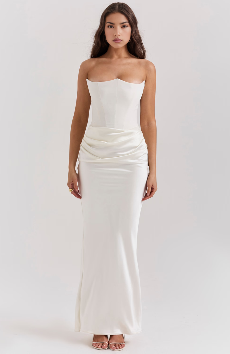 Gracefully Styled Dress for Any Occasion