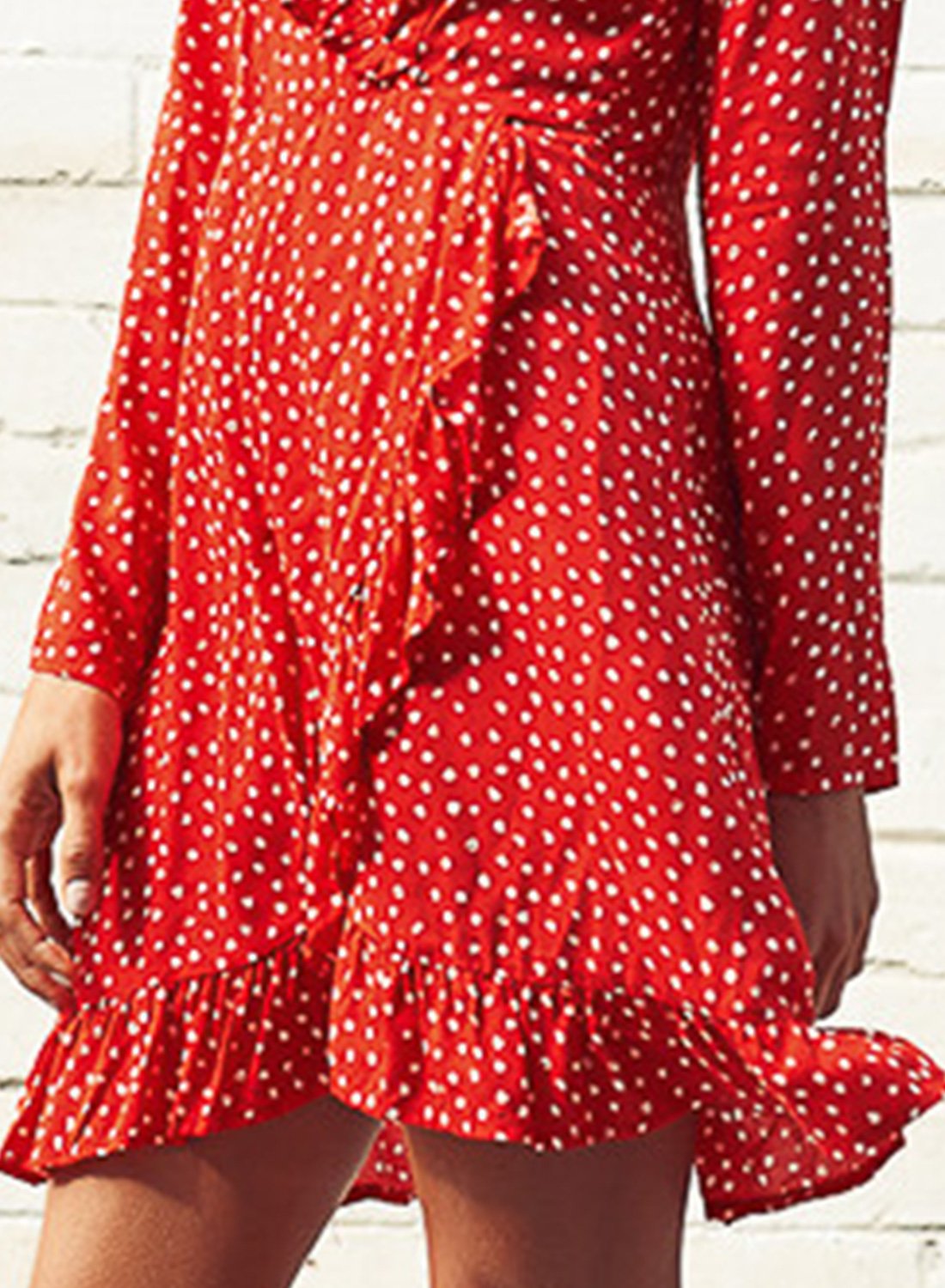 Beautifully Finished Dress in a Timeless Design