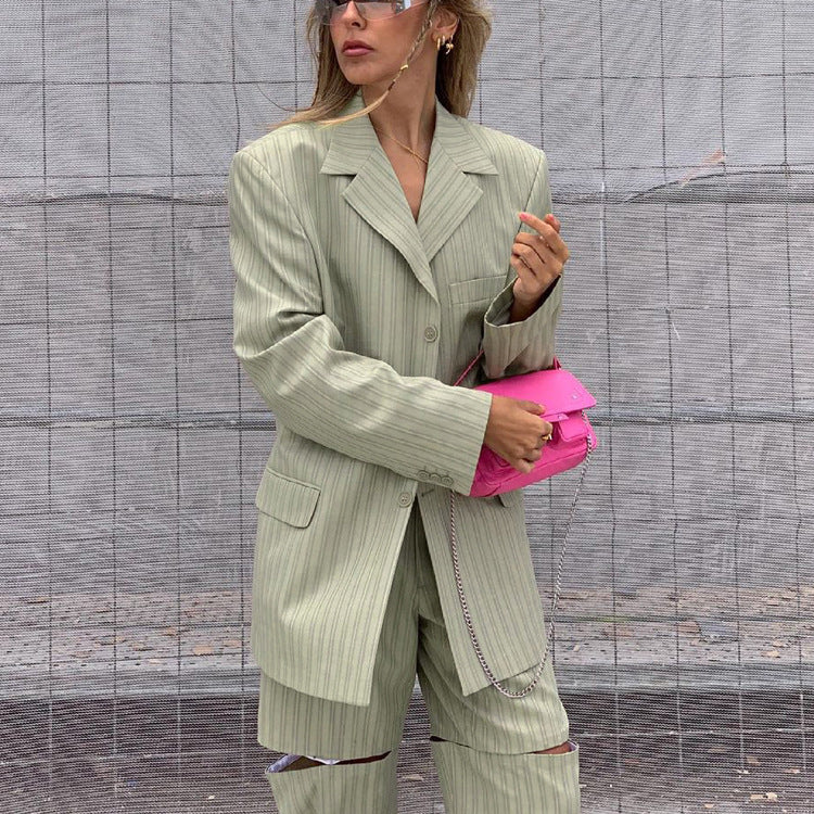 Elegantly Styled Pants for Everyday Wear