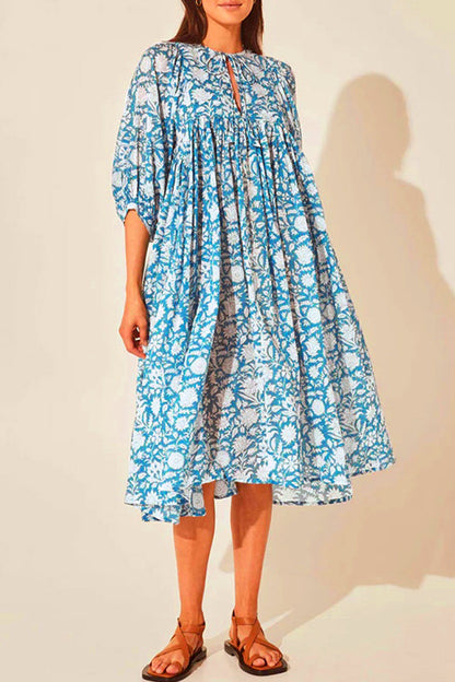 Classic Vintage Dress with a Flattering Fit