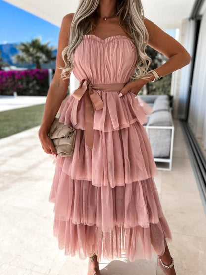 Beautifully Finished Dress in a Timeless Design