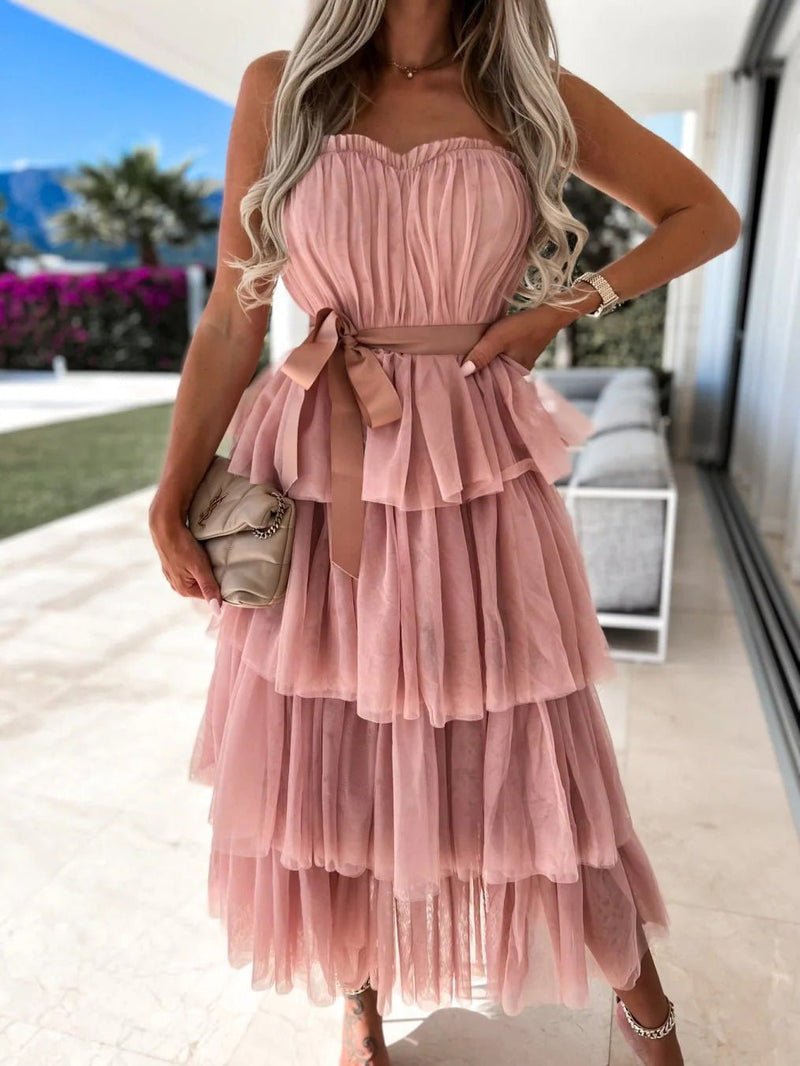 Beautifully Finished Dress in a Timeless Design